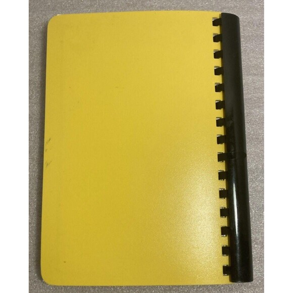 St Francis Auxilliary Cookbook    Fundcraft Publishing  1977 - Picture 2 of 8